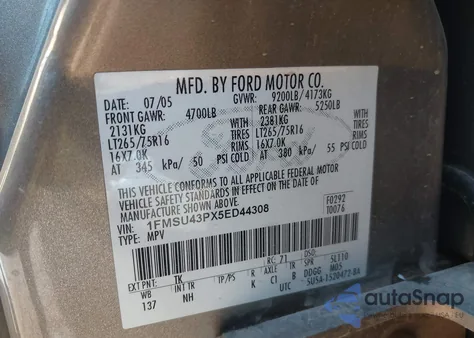 2005 Ford Excursion Limited from USA, damaged, VIN 1FMSU43PX5ED44308